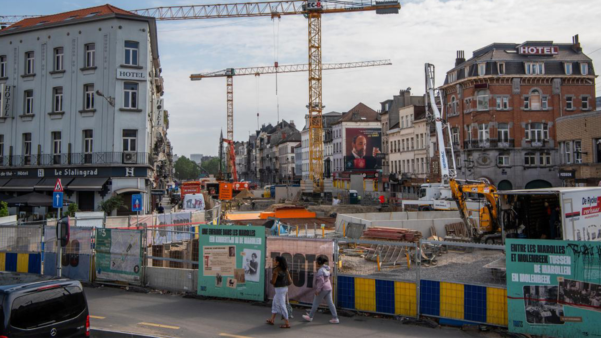 Exhibition panels honoring Toots Thielemans at Brussels Metro 3 construction site